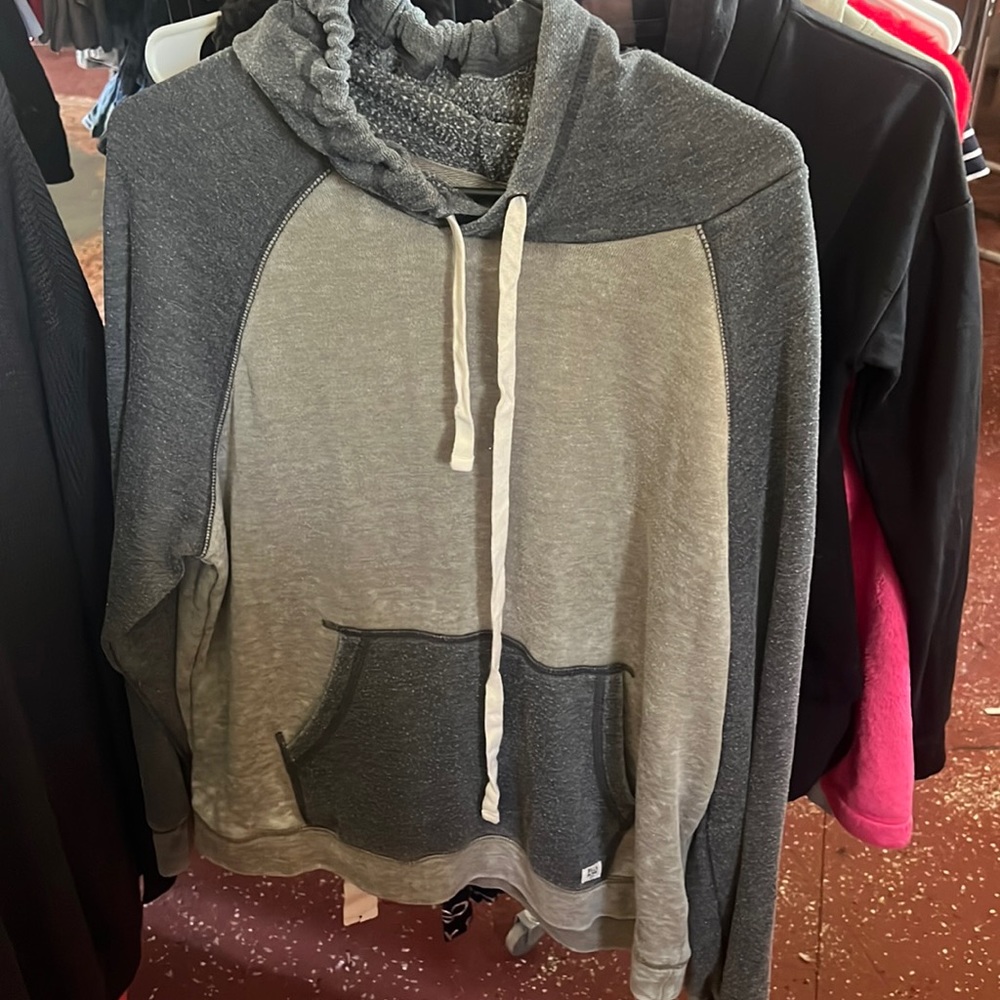 Women’s billabong hoodie light weight size medium